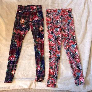 2 pairs of floral leggings